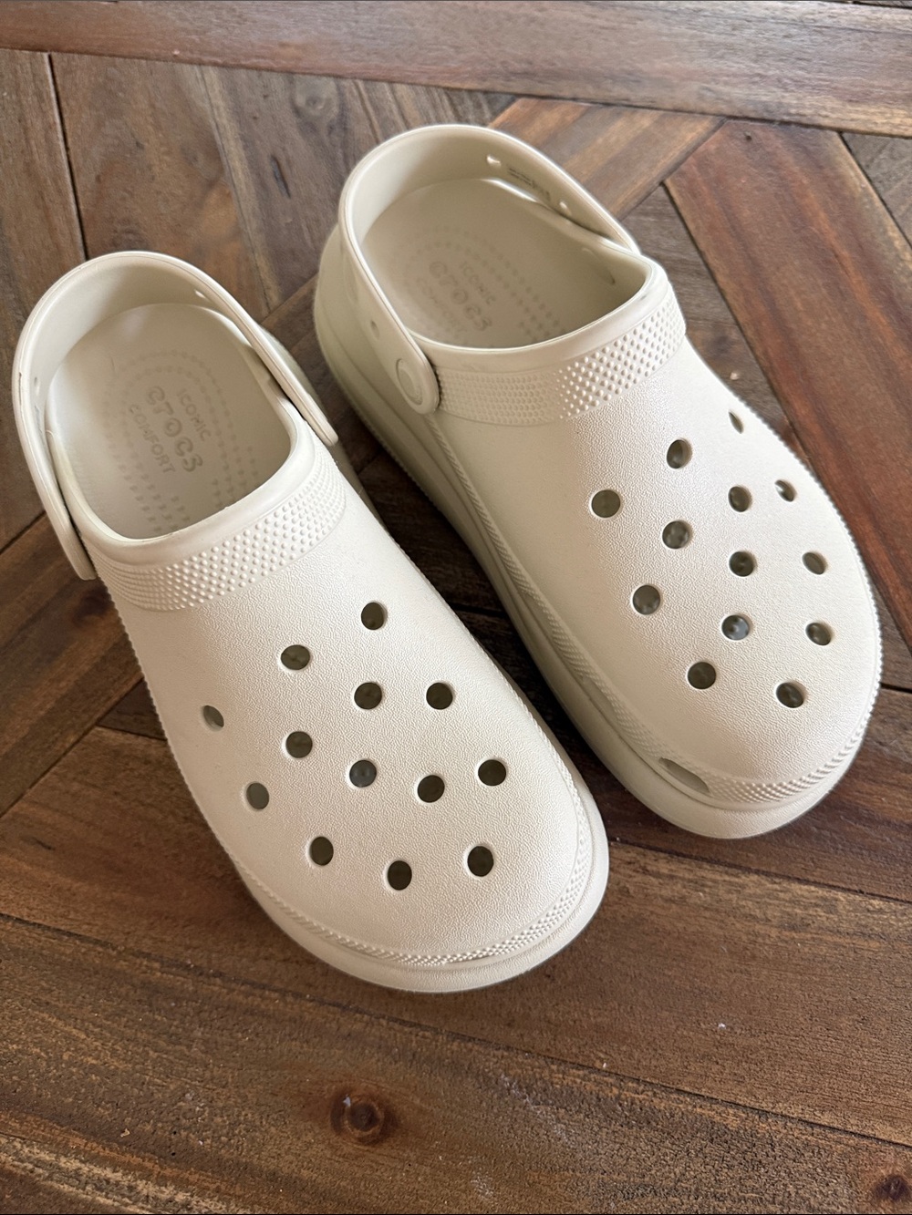 CROCS Platform Clog in Light Beige - Picture 6 of 7